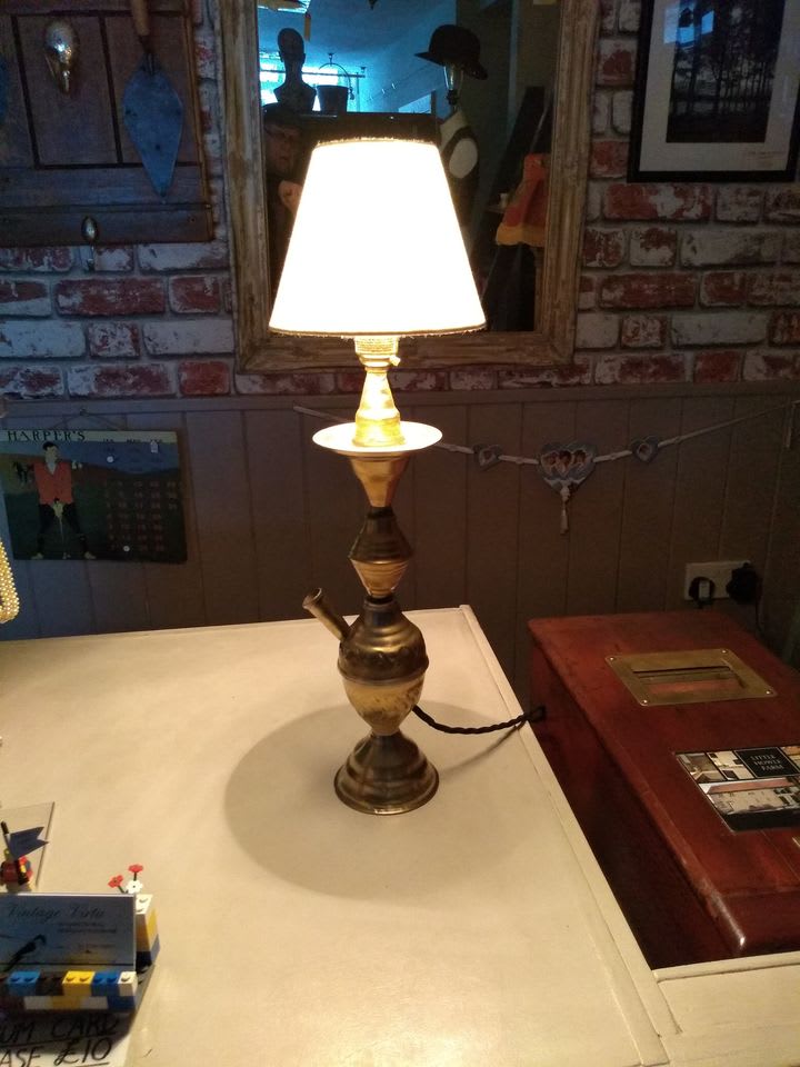 Pretty Little Brass Lamp. 3682