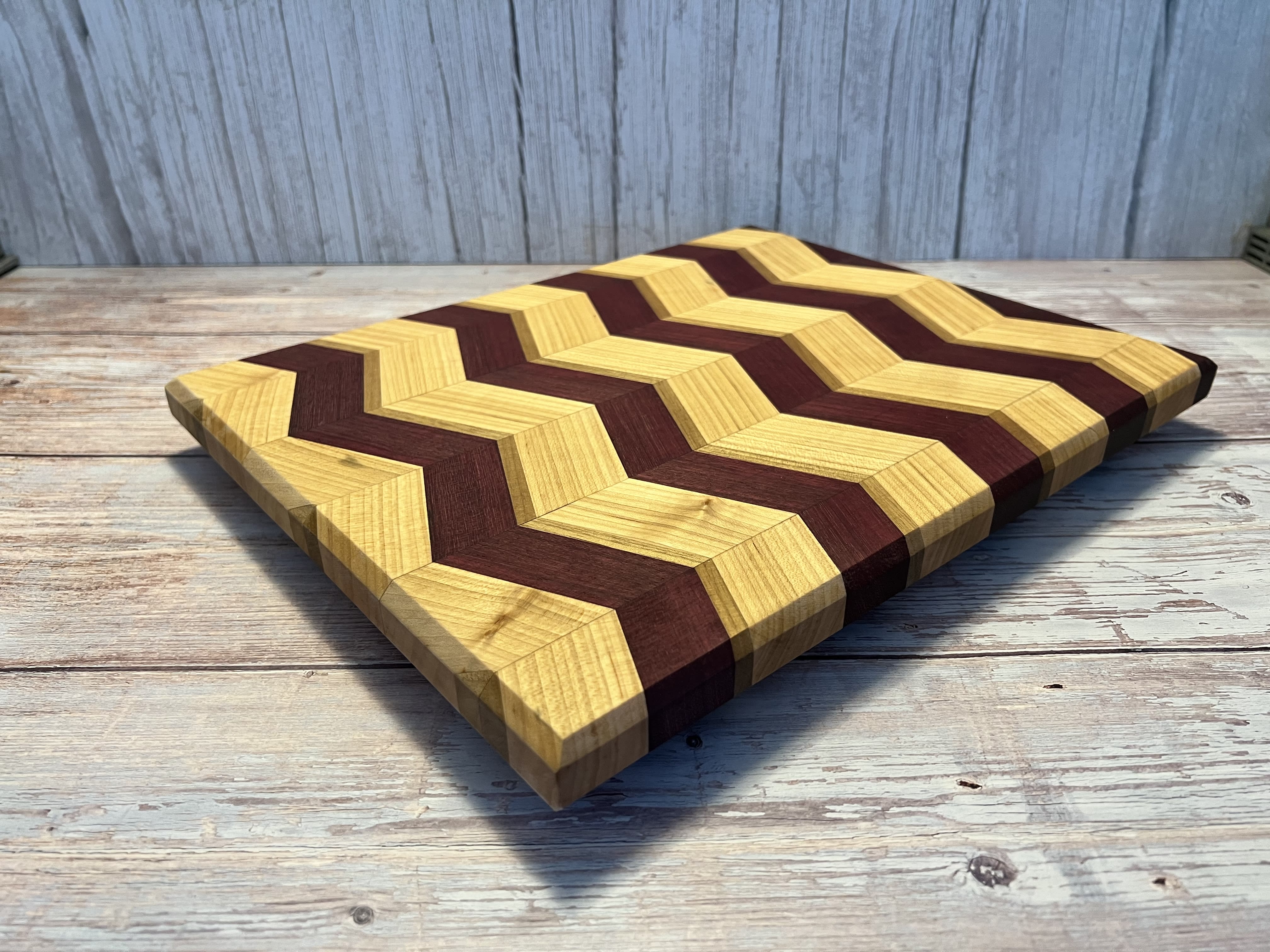 Chevron Pattern Wooden Round Cutting Board & Cheese Board – Sew and Saw