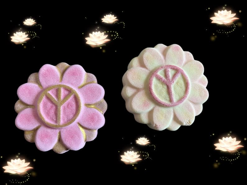 flower power bath bomb