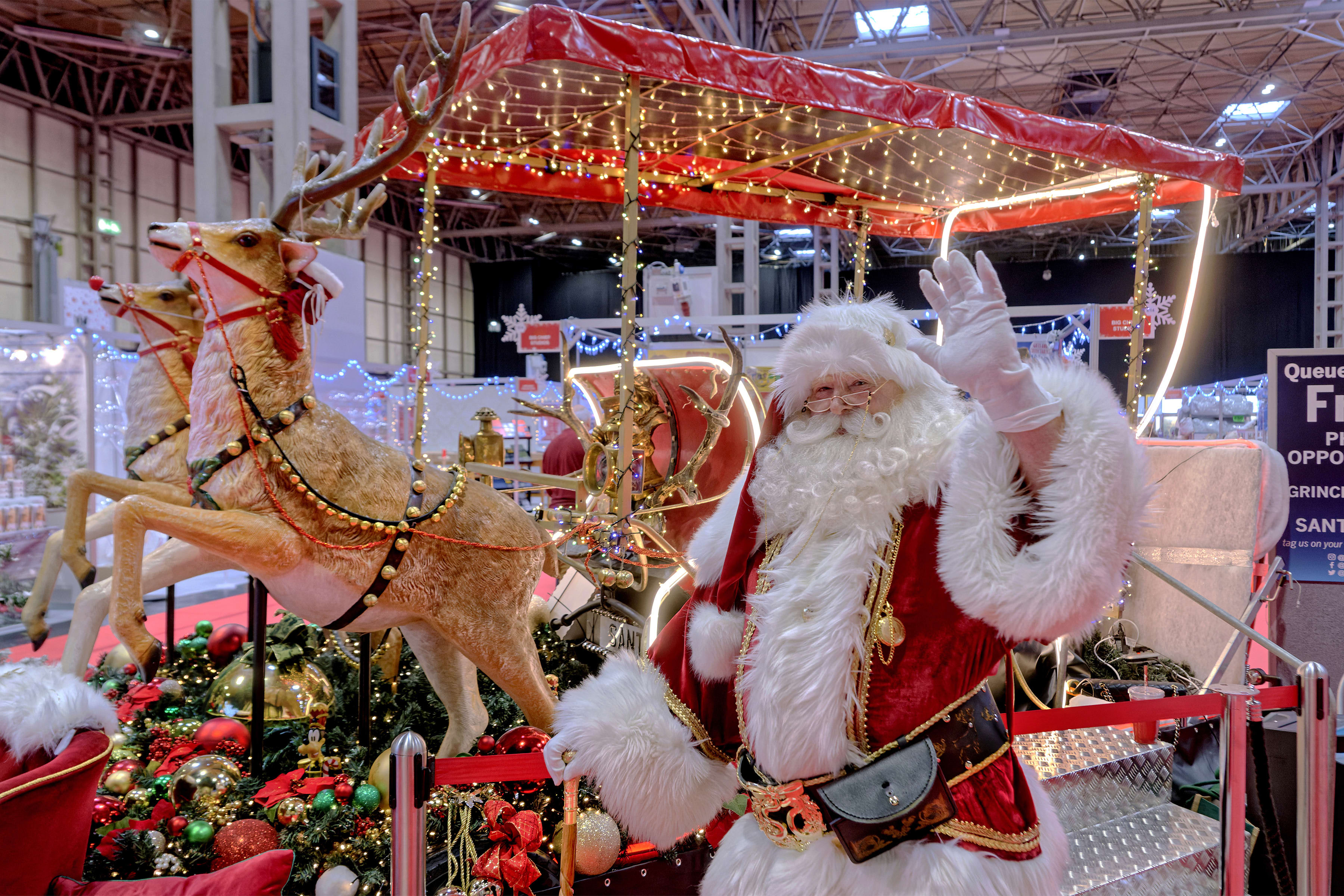 Santa and His Magical Sleigh Christmas Entertainer Hengoed