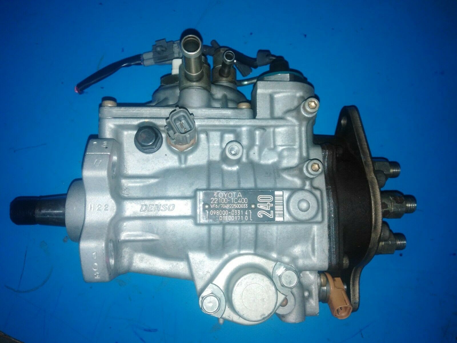 Toyota Landcruiser HDJ100 Fuel Injection Pump 221001C400 Vehicle