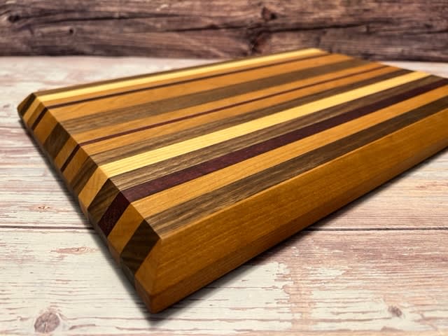 Maple and Purpleheart with Handle Cutting Board – Rockford Woodcrafts