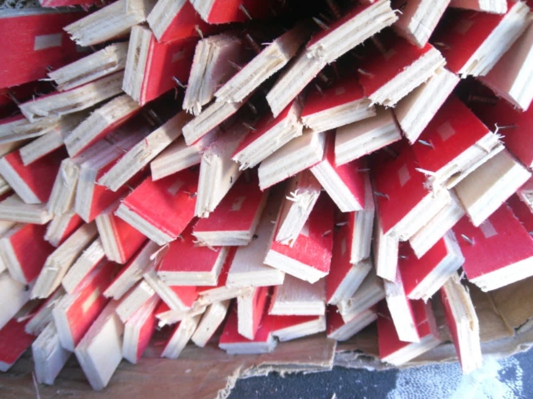 Carpet gripper dual purpose Grippers & Glues Re Rugs & Carpets UK