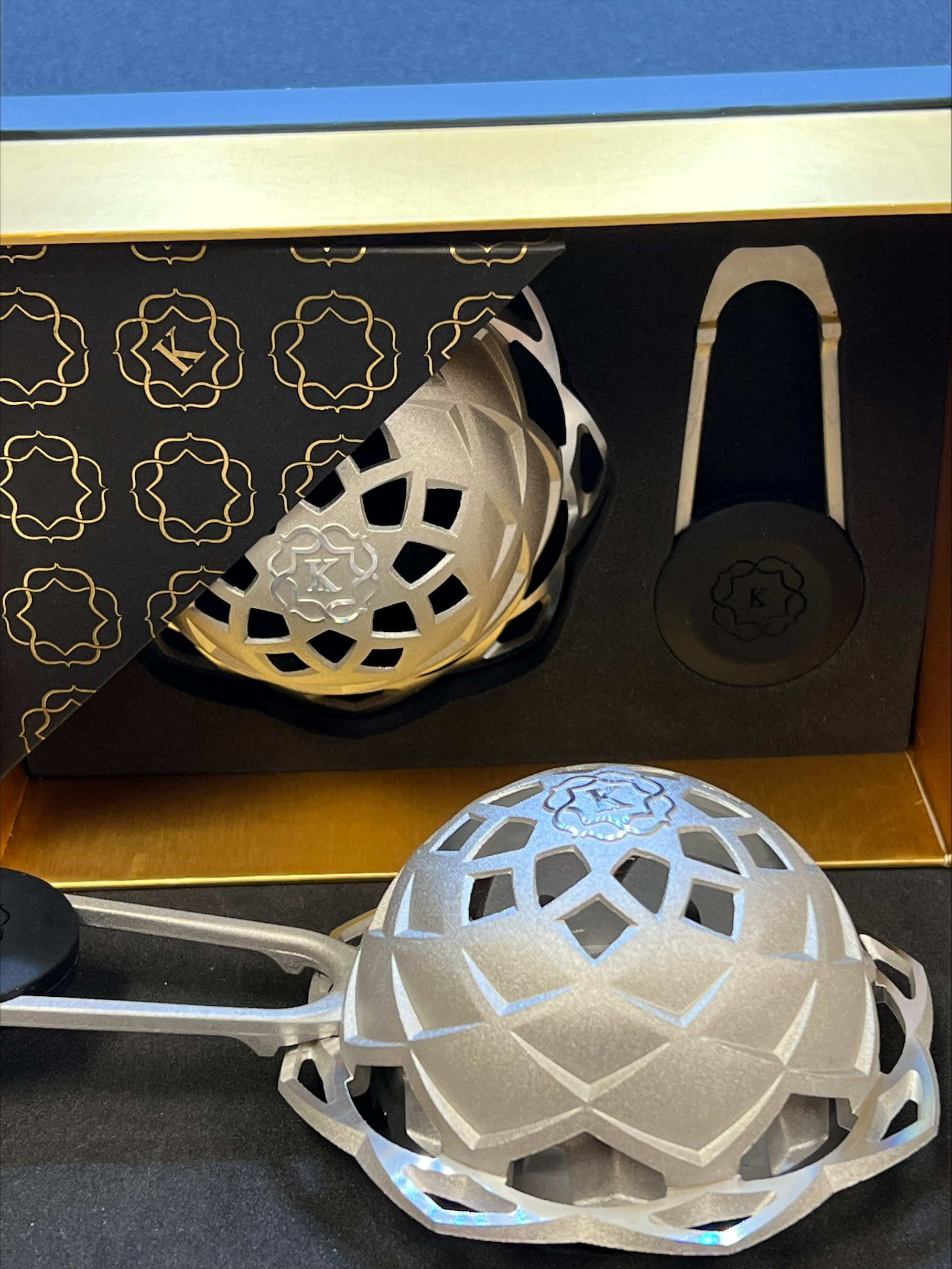 Pocket Hookah’s Cloud Den Smok Shoppe Tobacco Shop in Panama City