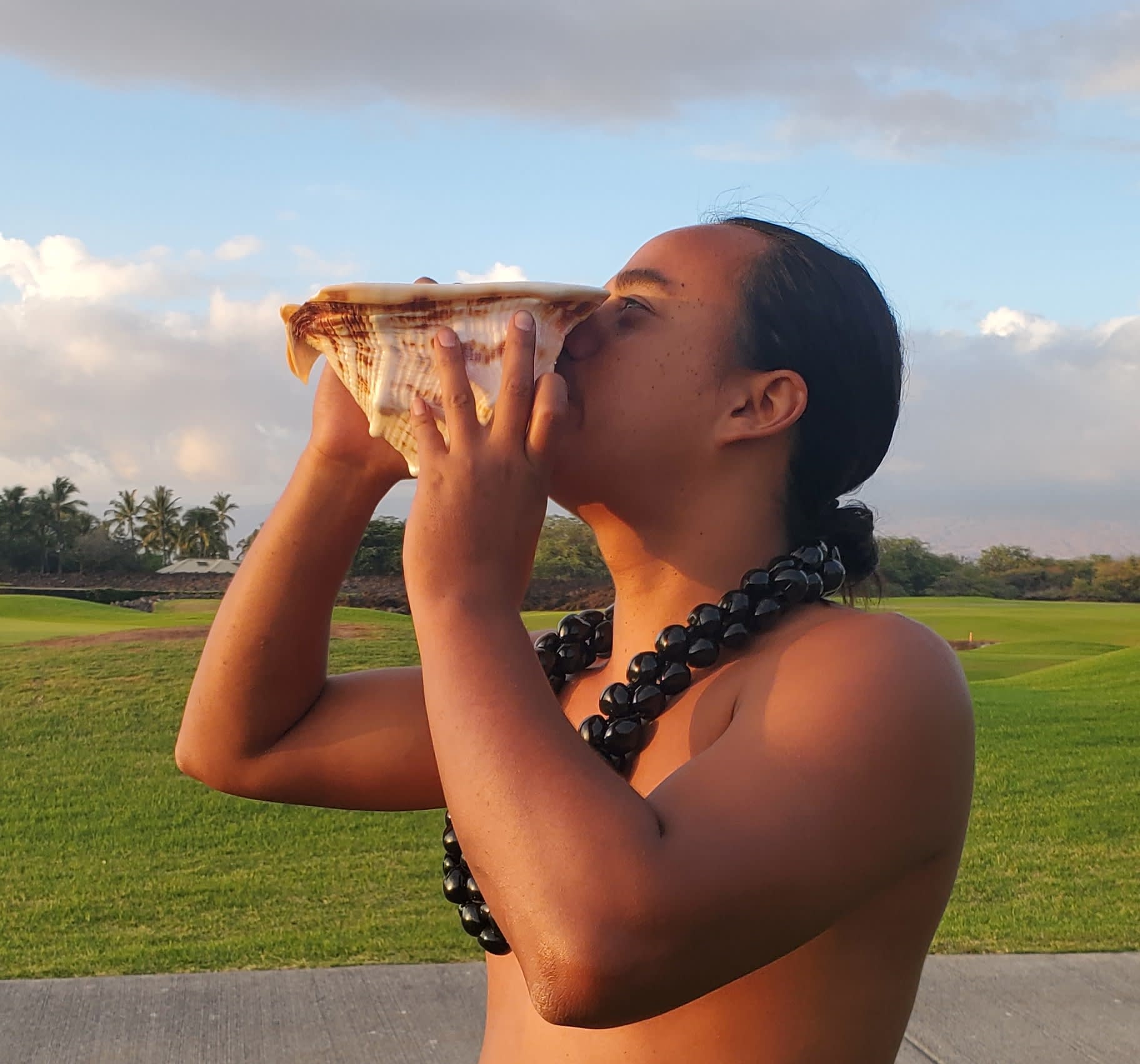 Conch Shell Blower - Live Entertainment - Pomai Entertainment ...