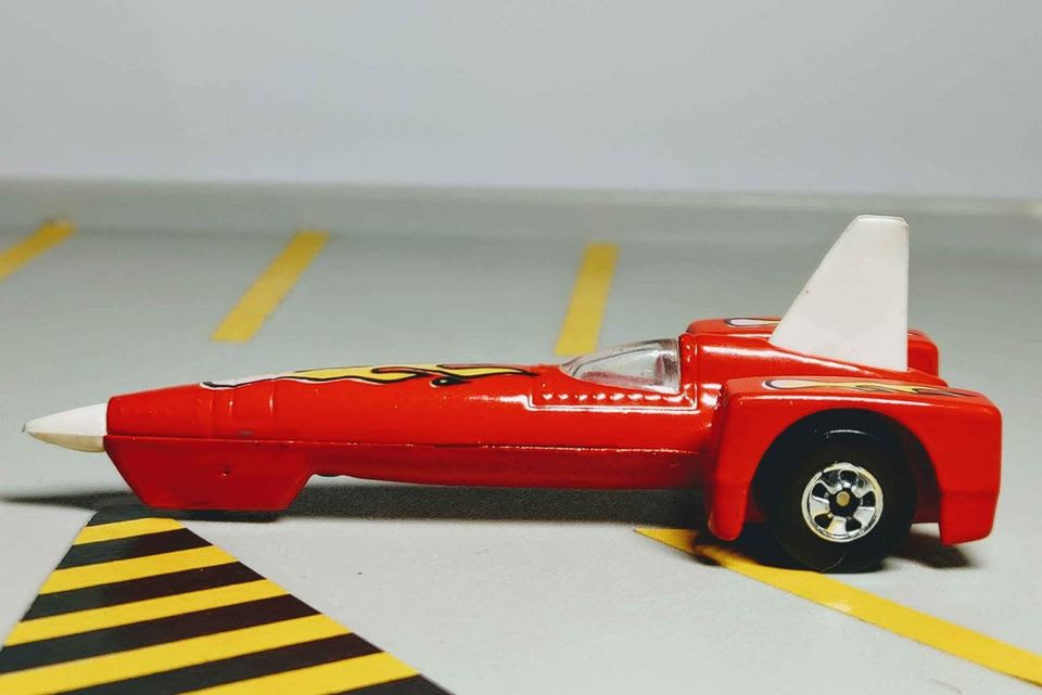 LOOSE VINTAGE '79 1:64 - HOT WHEELS - TRI-CAR X8 ROCKET CAR
