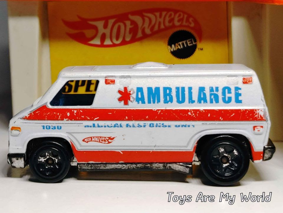 Amazon.com: Hot Wheels Ford Transit Super Van Vehicle : Toys