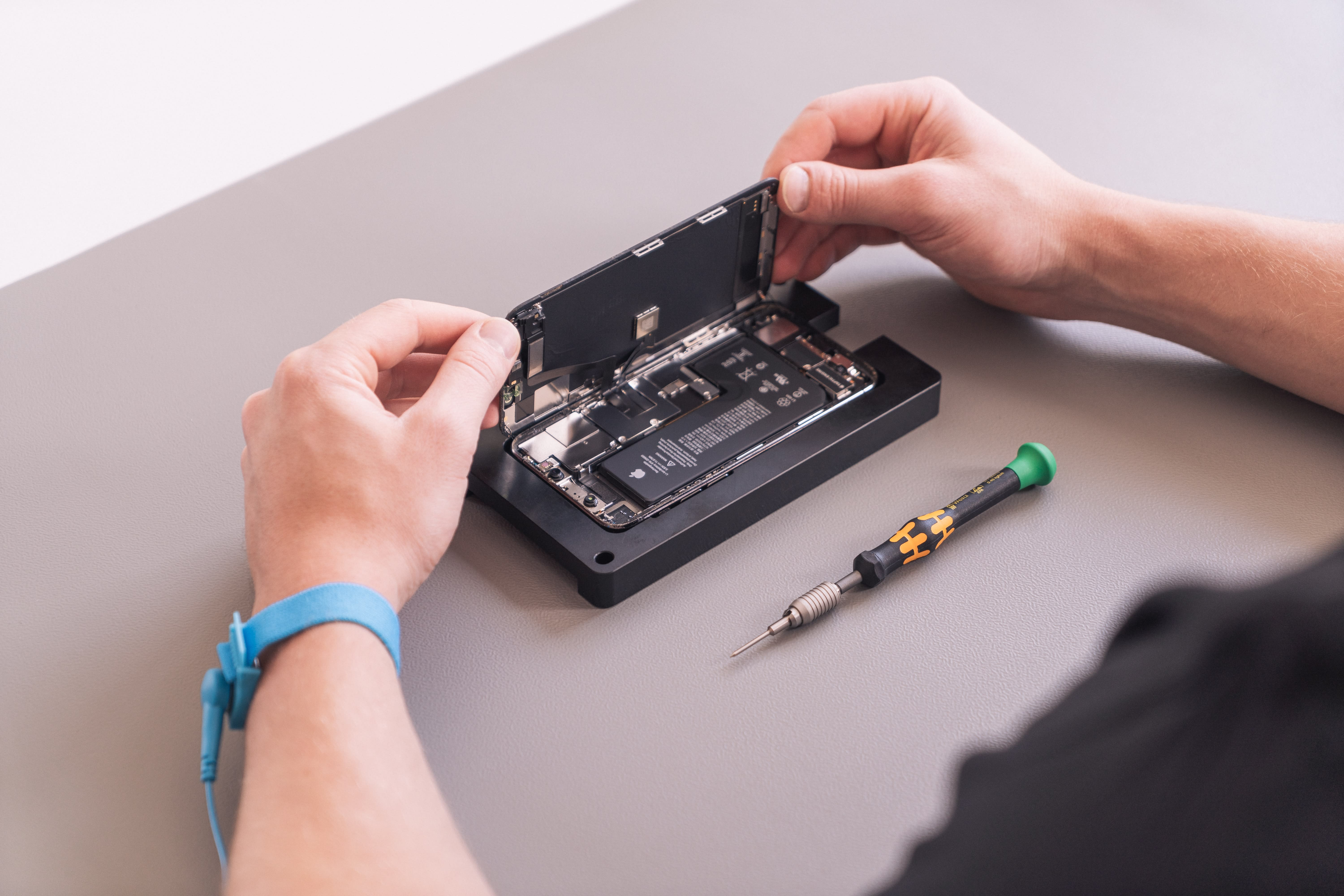 We Fix Phones Electronics Repair Services in Edmond