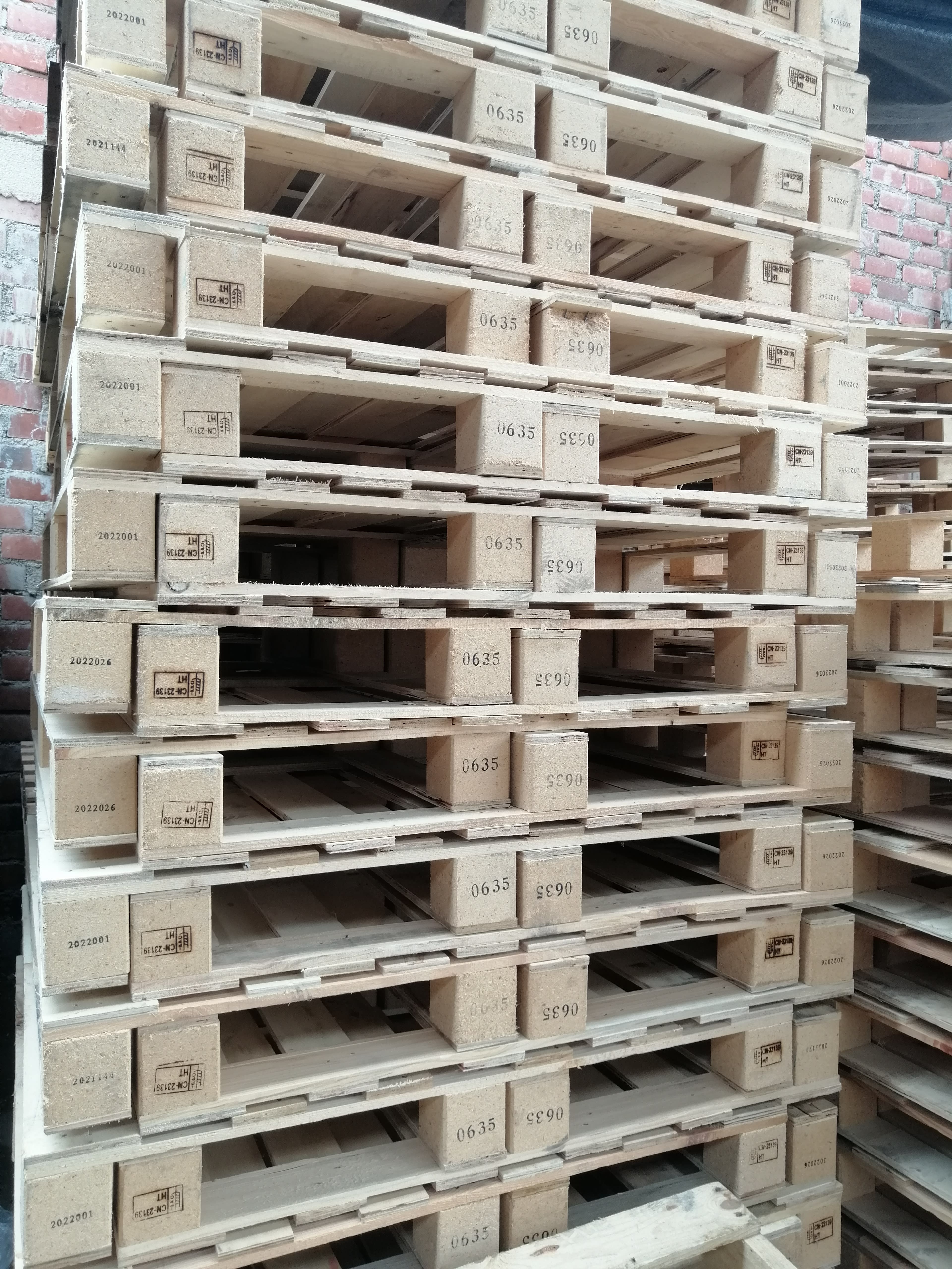 Pallets usados Parihuelas Mundo Pallet Tienda de muebles en Villa