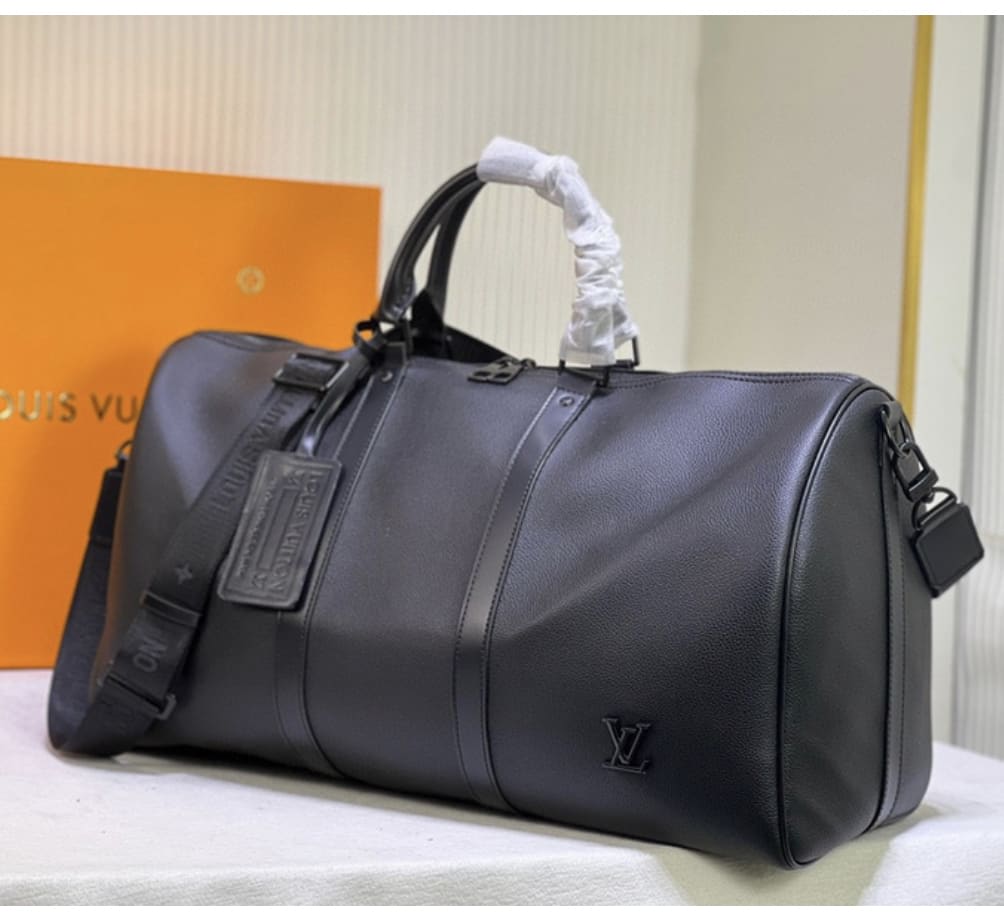 Louis Vuitton Louis Vuitton Keepall 55 Black Epi Leather Duffle