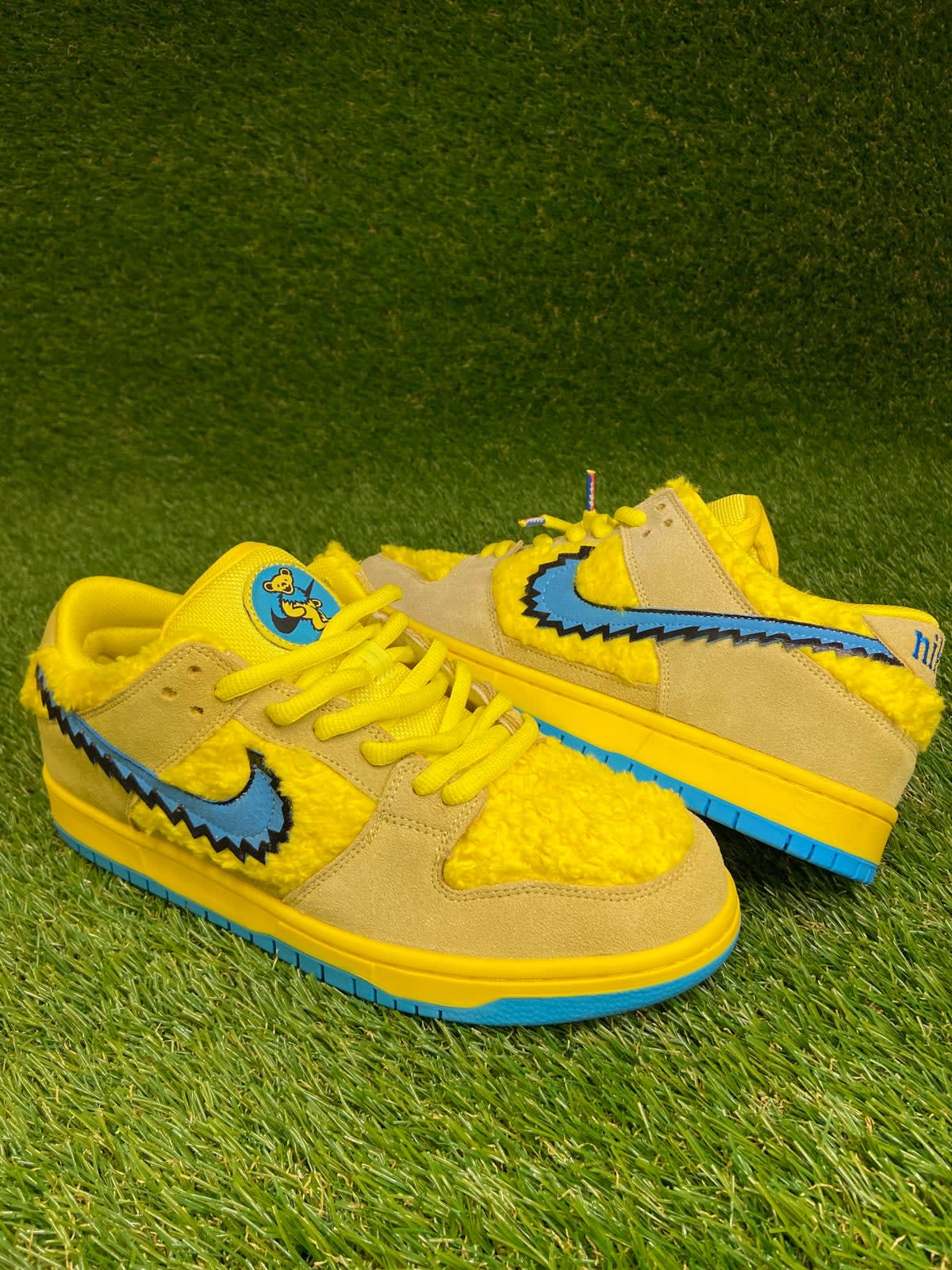 Grateful Dead x Dunk Low SB 'Yellow Bear - Featured Products