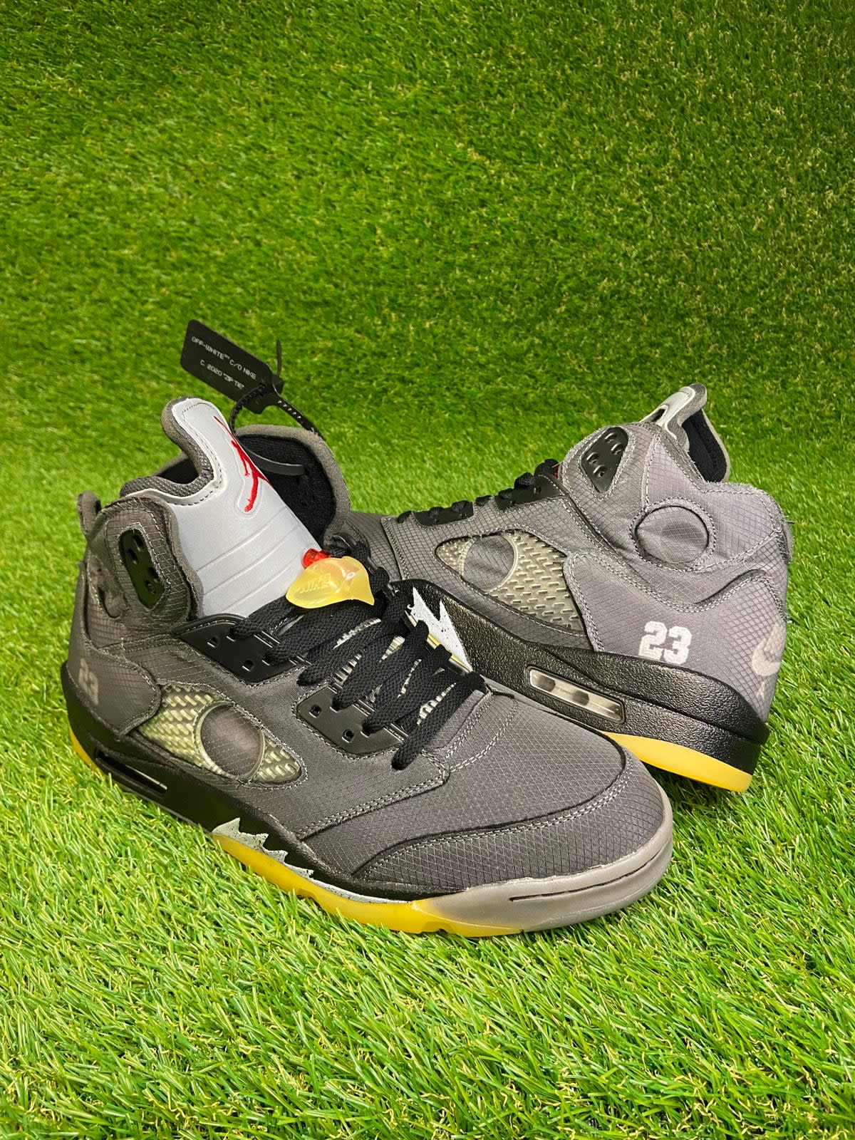 wildernis luisteraar vangst Air Jordan 5 Retro SP Off White - Black - Featured Products - Timeless  Kicks | Bristol Boutique for Sneakers, Handbags & More
