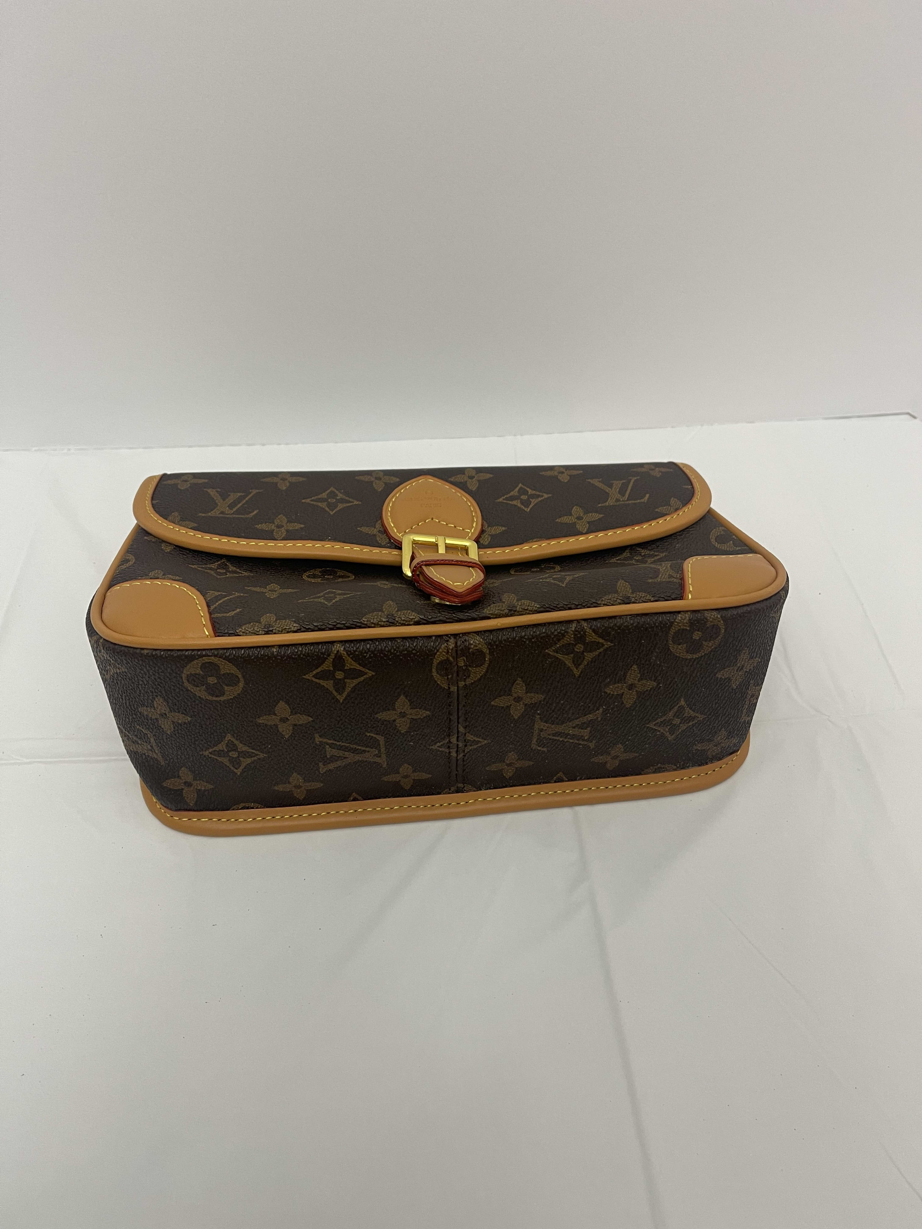 Ikat leather wallet Louis Vuitton Beige in Leather - 32535181