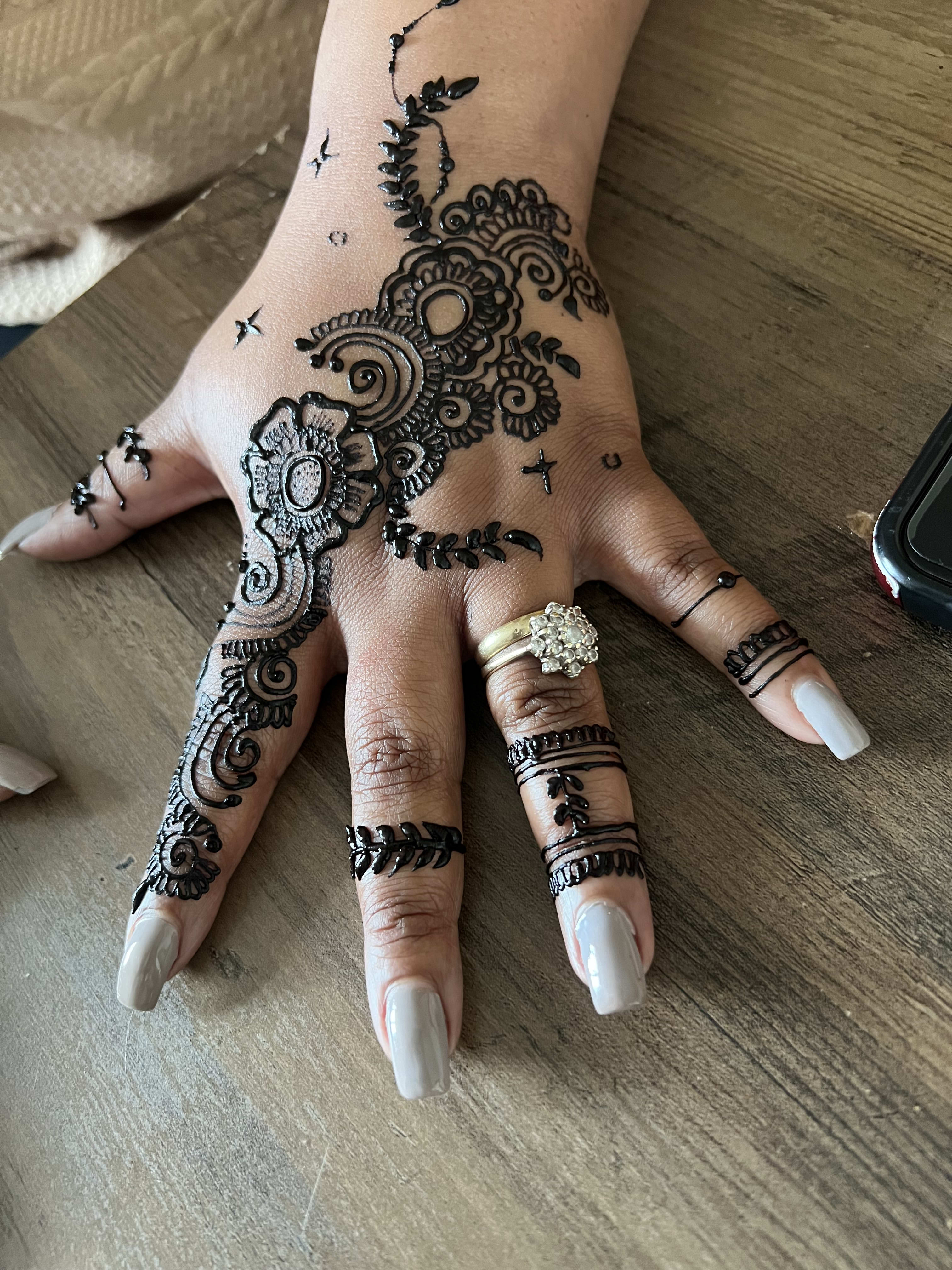 henna | Tumblr | Henna tattoo designs hand, Henna tattoo designs, Henna  tattoo hand