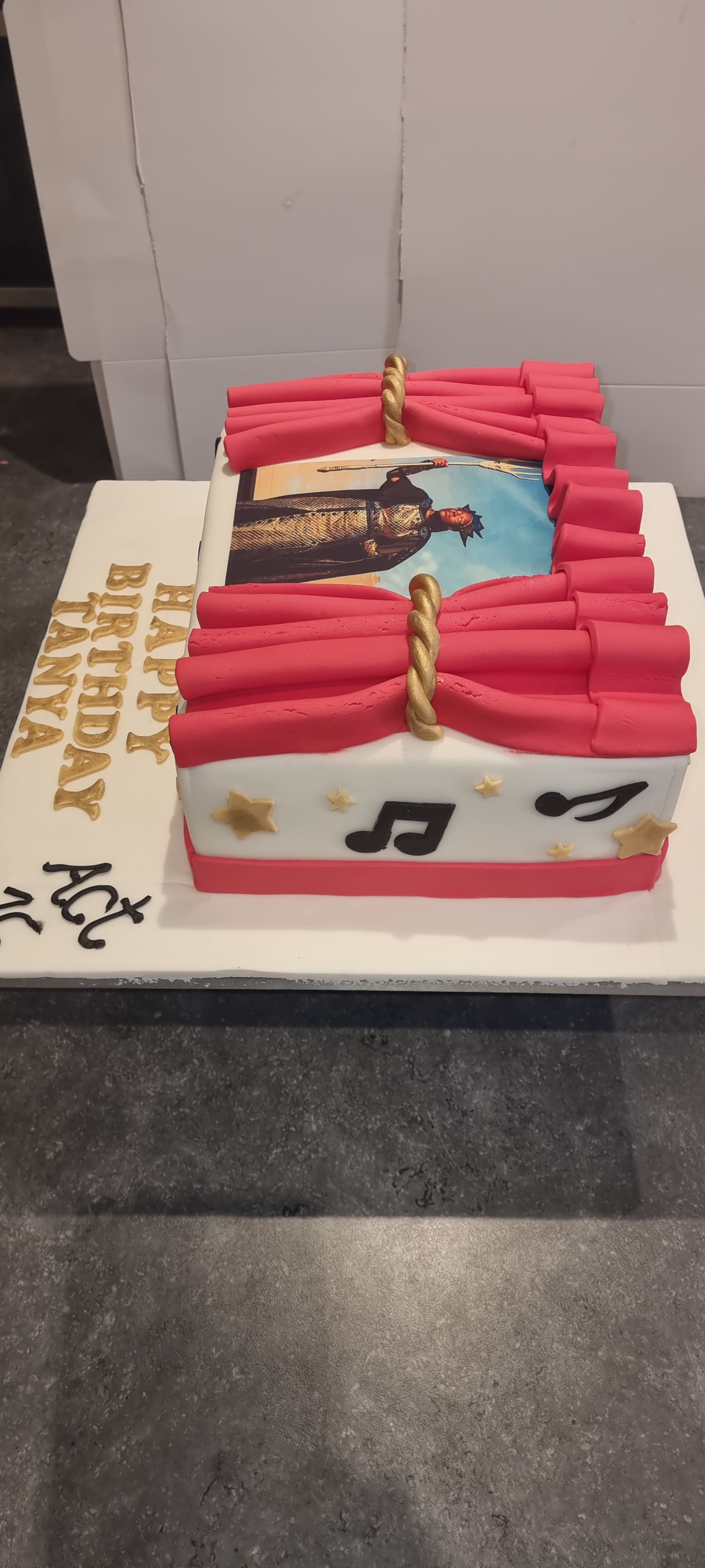 Customised cakes with chosen flavour Cakes Raksbowcakes Best
