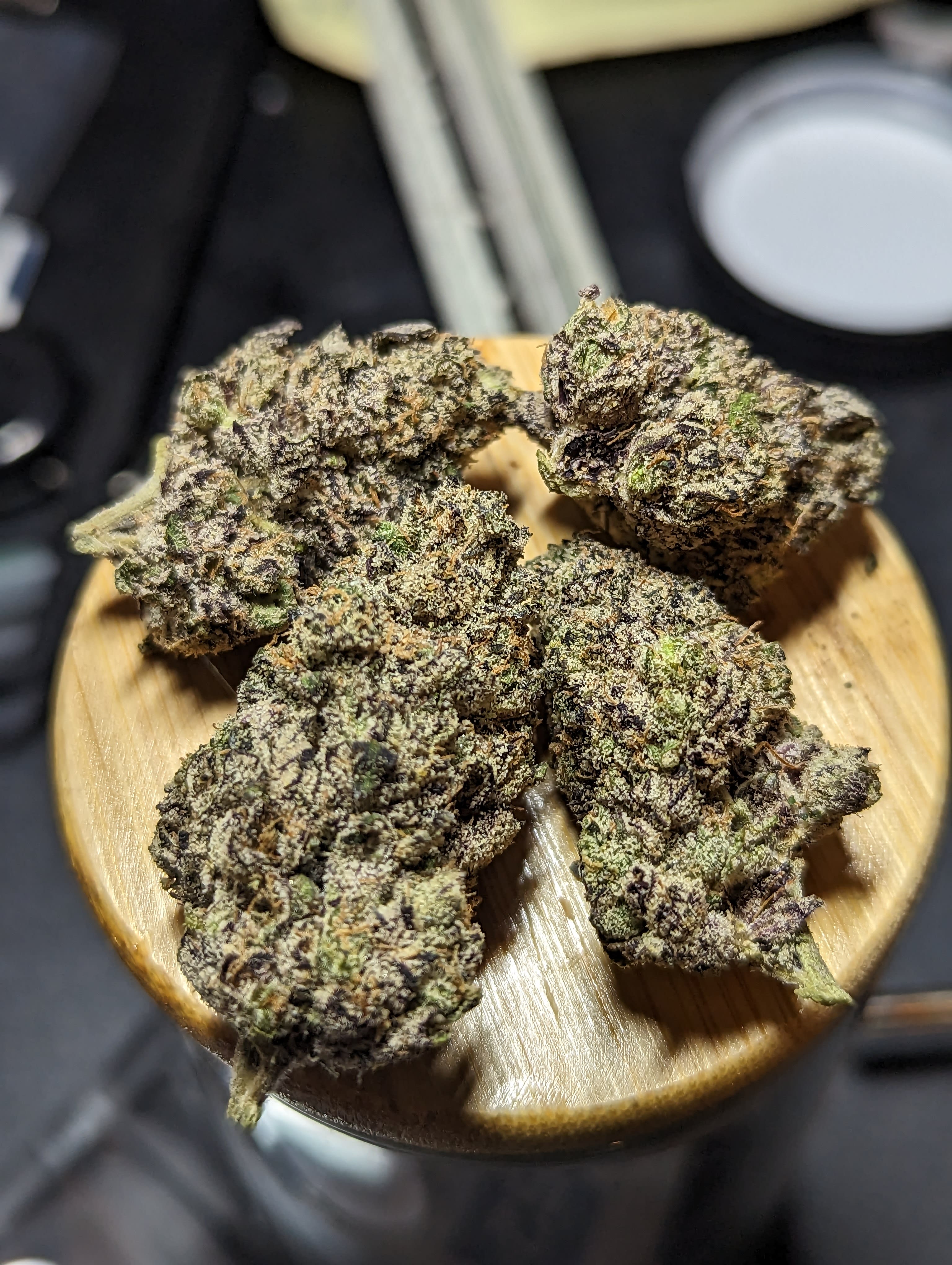 Raisin Bran Premium Flowers Hazy Daisy Flower THCA Flower