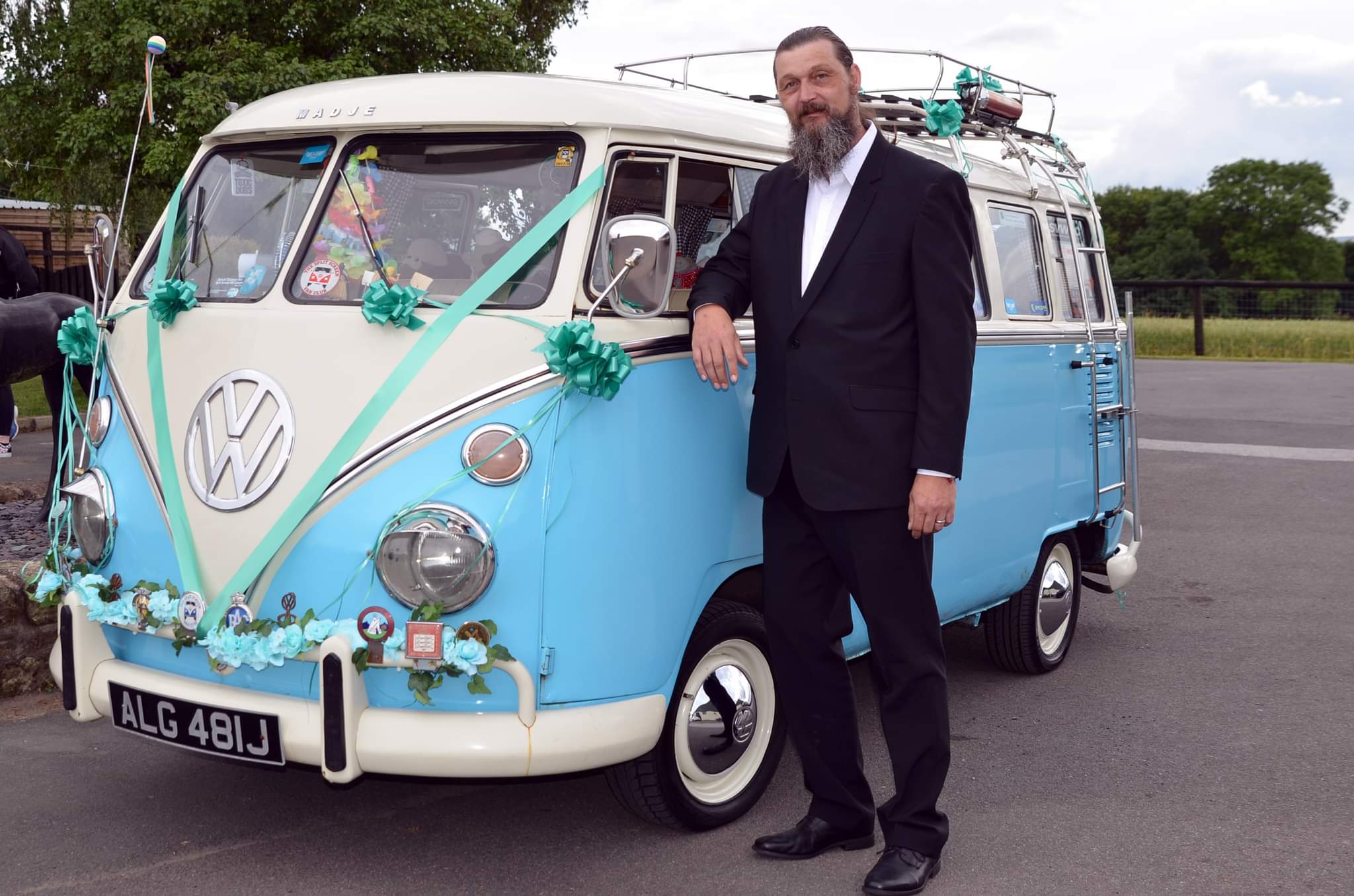 SPECIAL OCCASION HIRE VW SPLITSCREEN CAMPERVAN WITH DRIVER