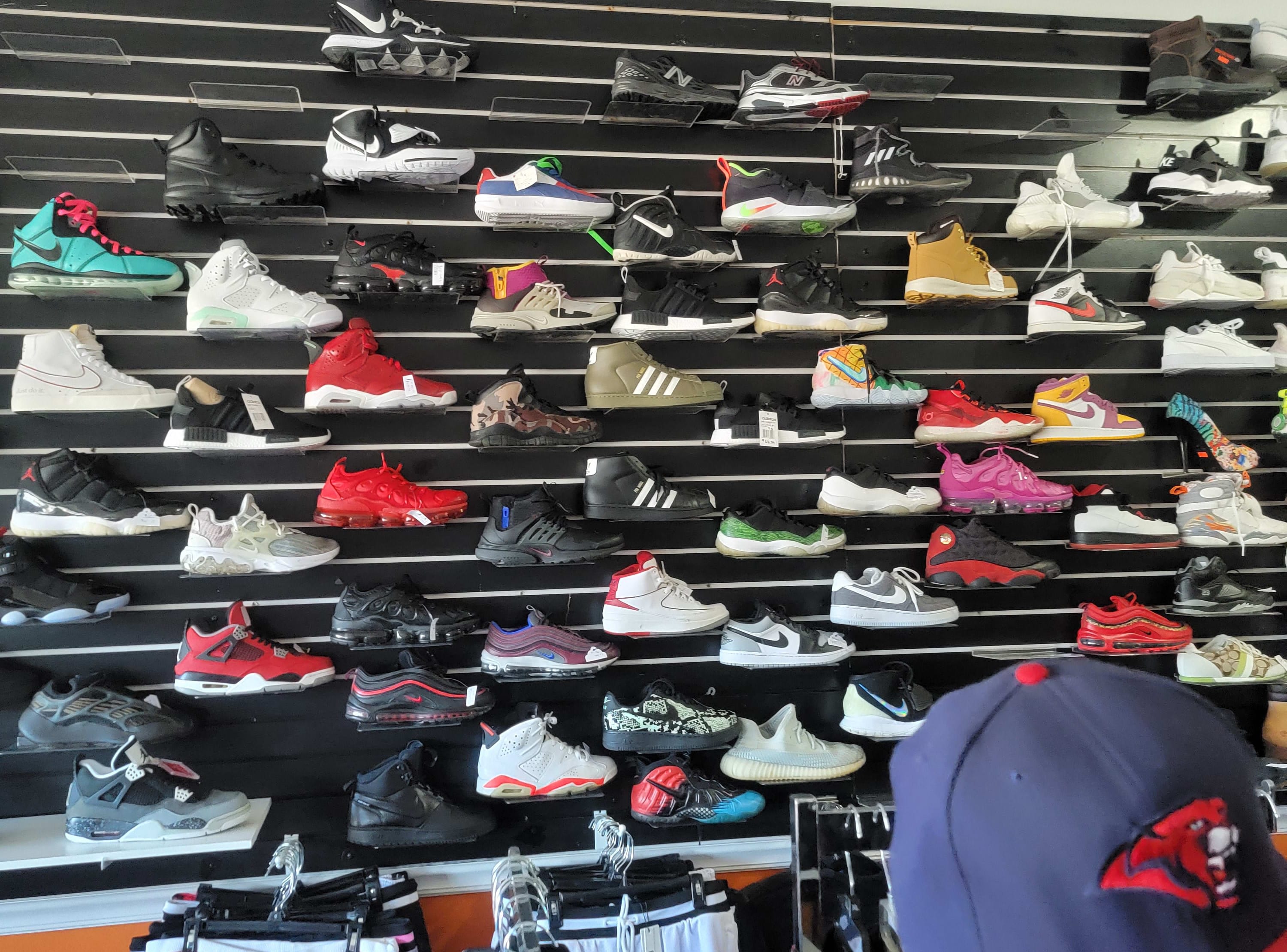 For Tha Low Sportswear Retailer Winchester