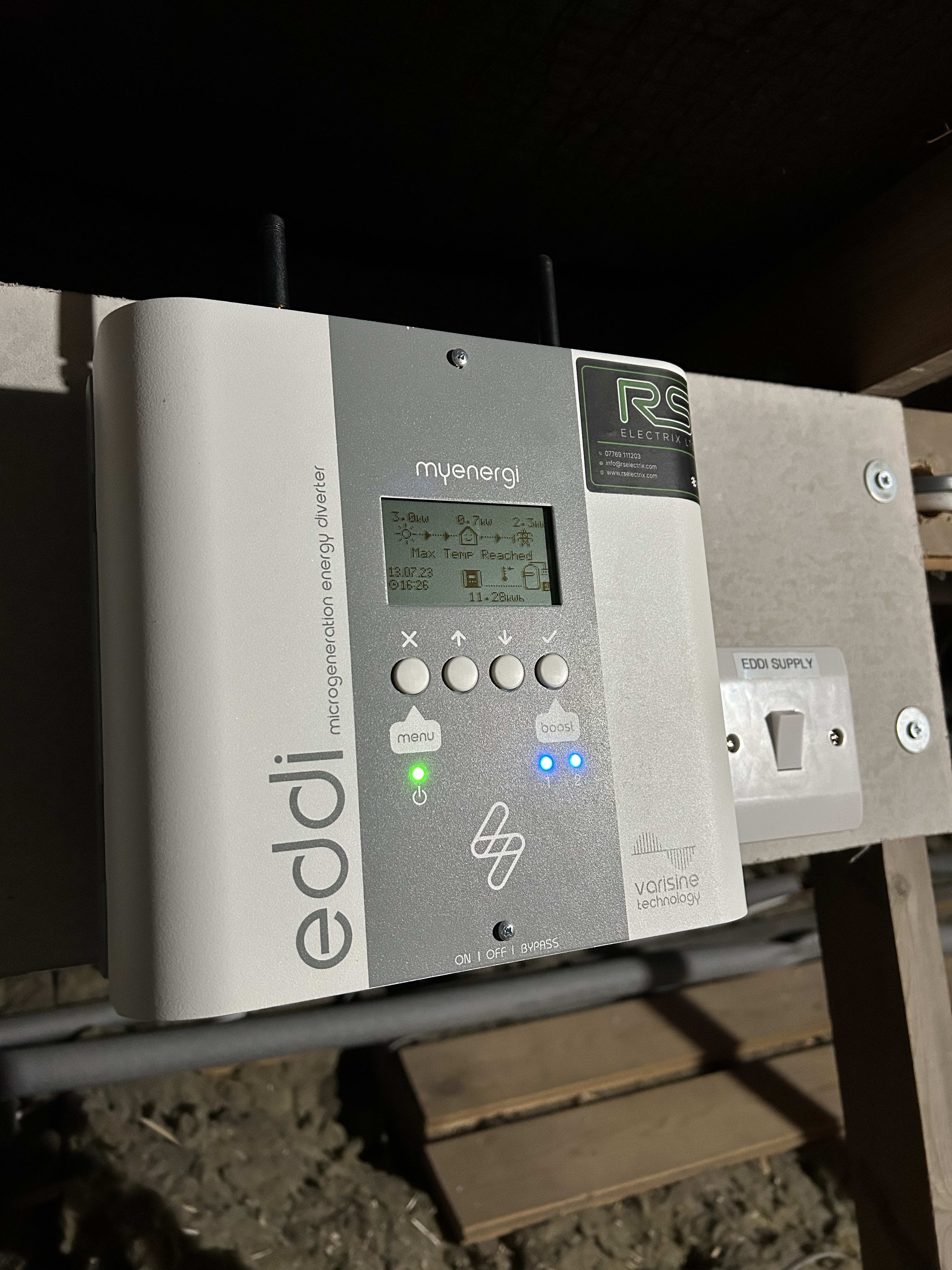 Renewable electric heating installation