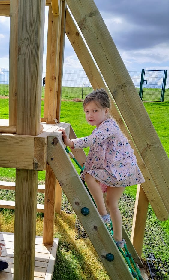 Nursery Sessions & Funded Hours Nursery (1 to 4yearolds