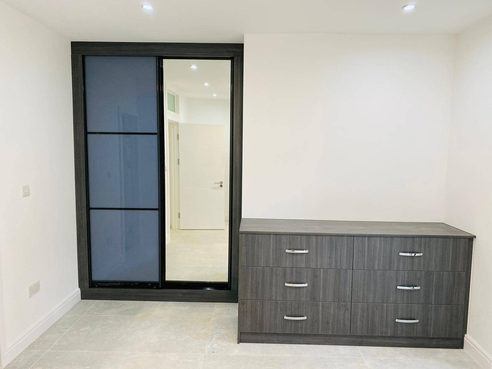 Lhr fitted online wardrobes