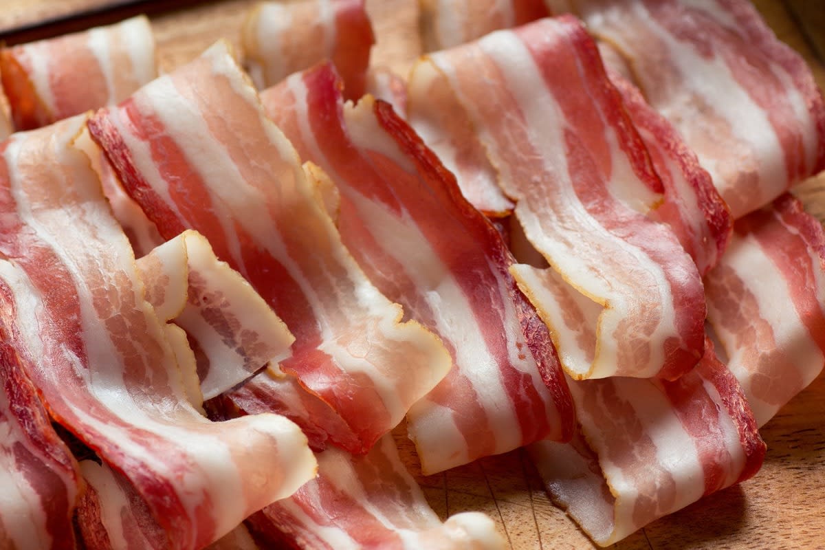 <p><span style="color: rgb(203, 3, 0);">The Health Benefits of High-Quality Bacon</span></p>