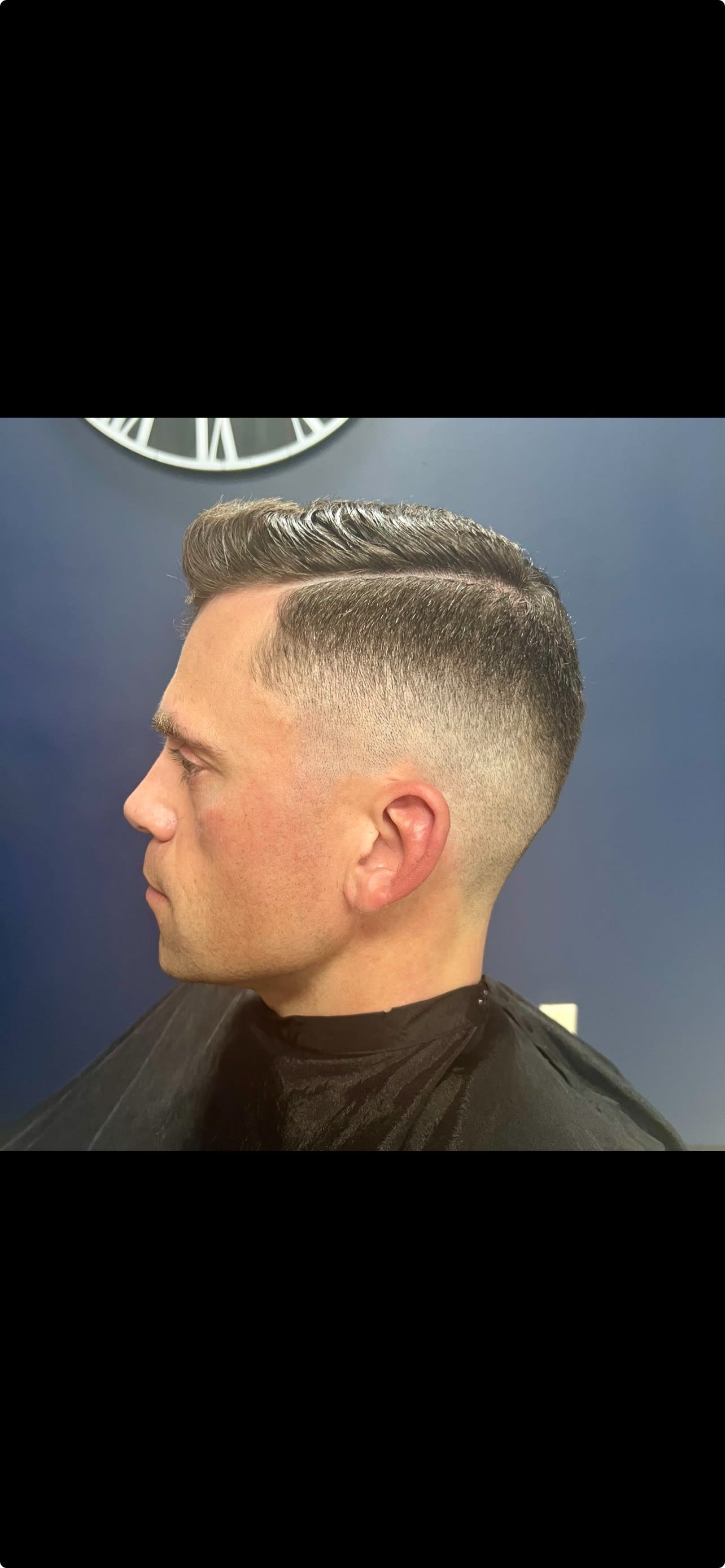 Jason Dunn on Instagram: “A dry messy look with a zero fade on the side.  Styled with @victorycrownbarberco #skillsthebarber #sacramento  #sacramentobarber #barbe…