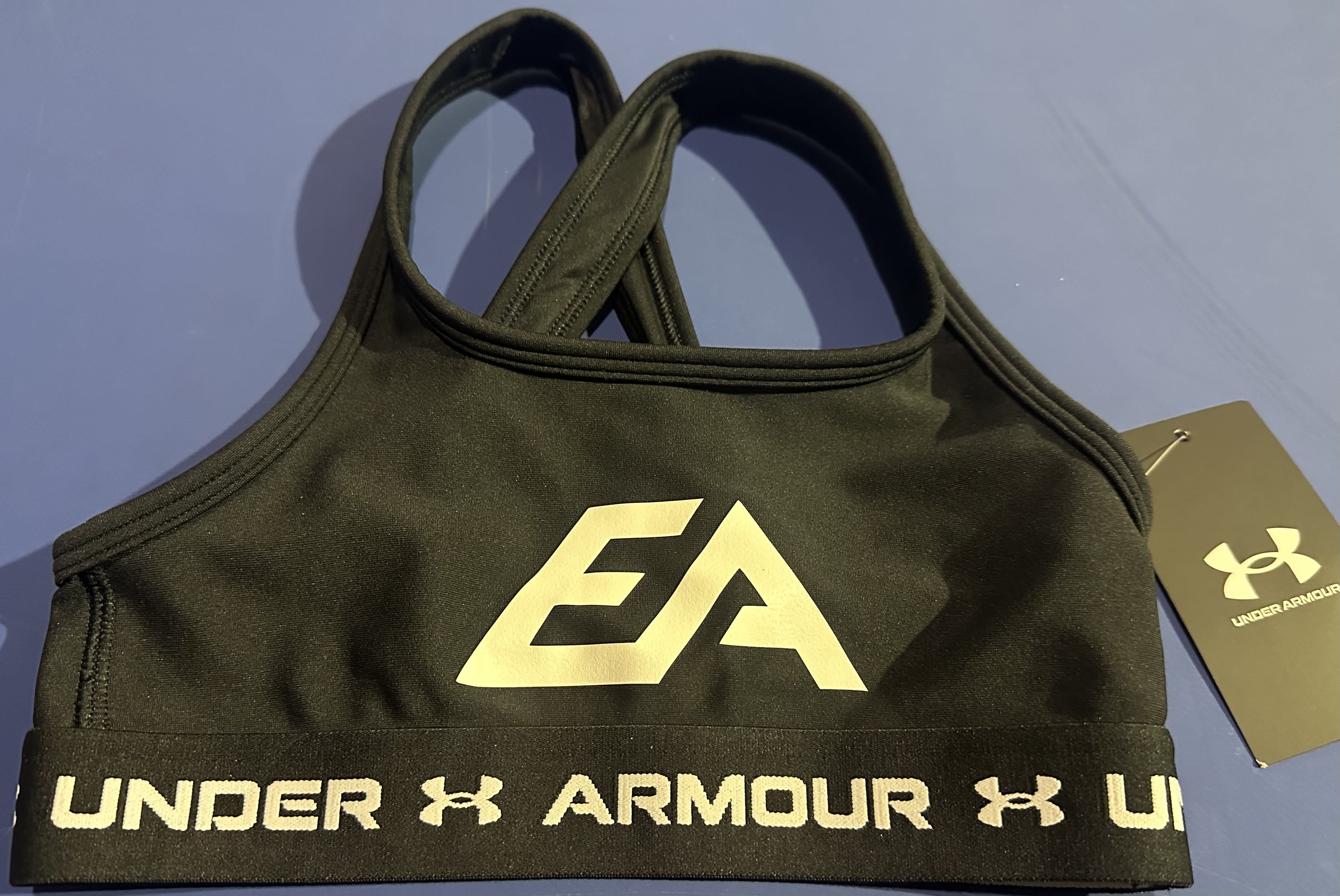 Under Armor Sports Bra No items will be delivered! You can pick them