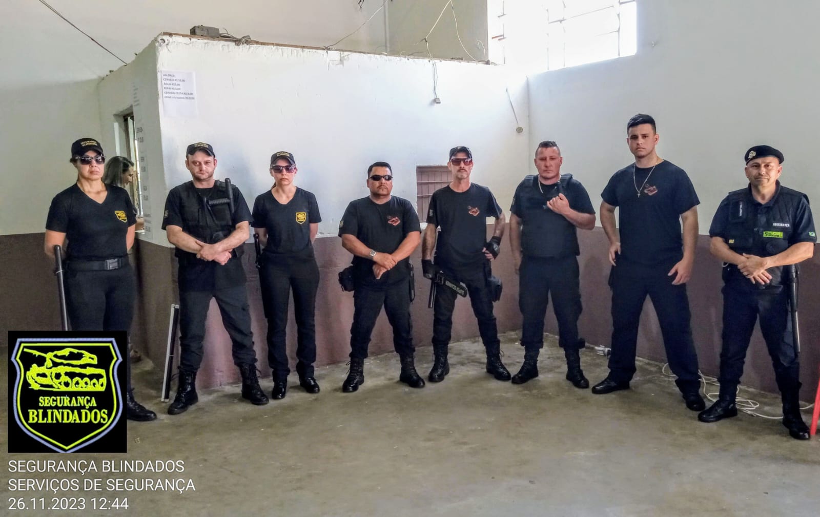 Equipe reunida antes de um evento