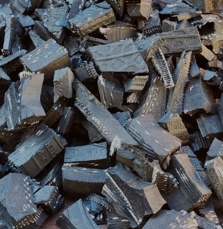 Four Bearded Dogs Inc Rubber Mulch and Handymen Services Rockford