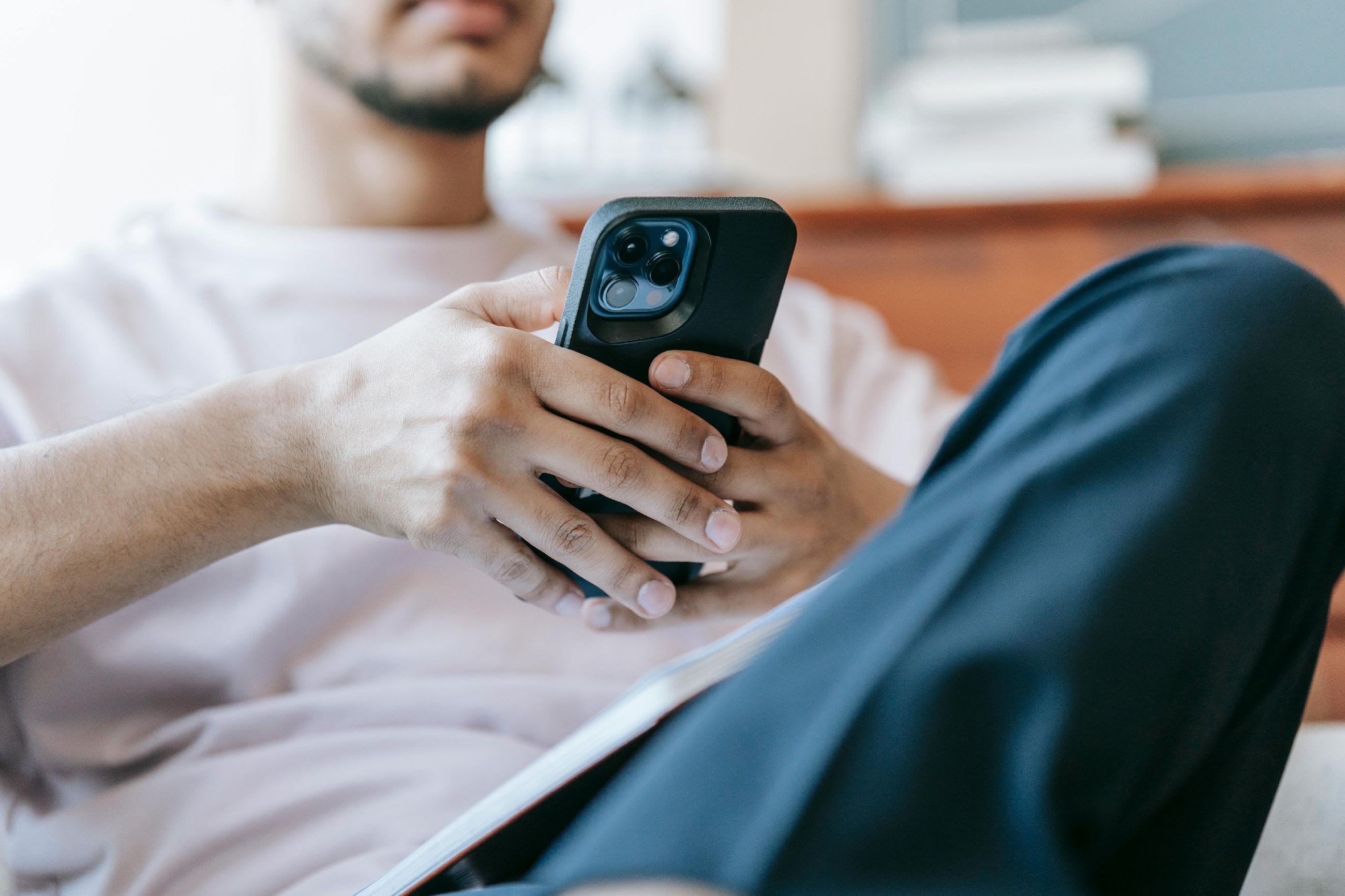 chronically online artinya
