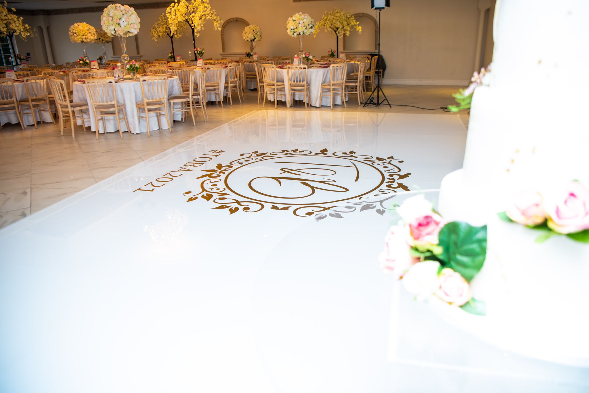 Curated visual reference: Picture Idea: White Gloss Seamless Dance Floor Dance Floor