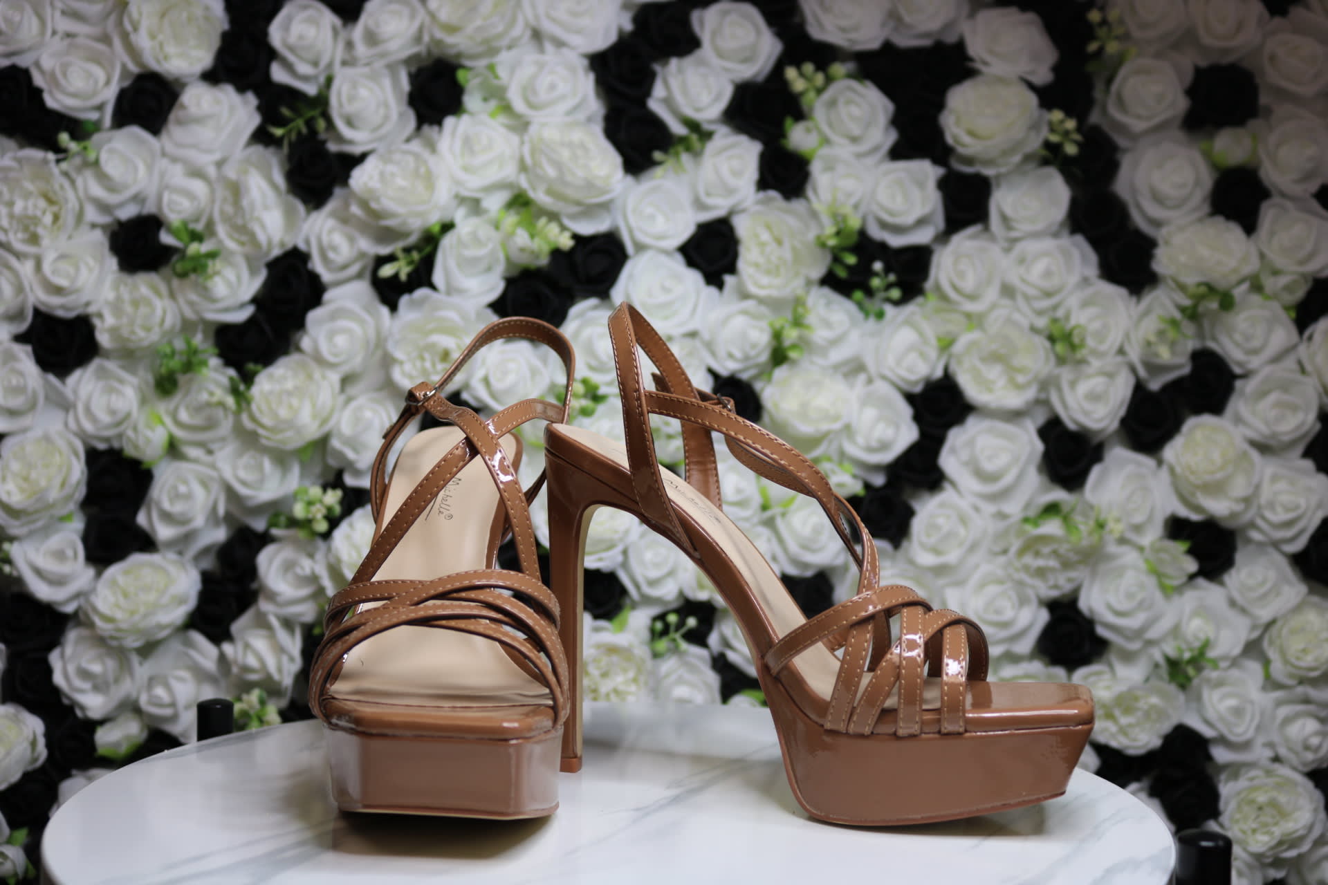JOJO BRAGINS ベージュ ハイヒール Jojo Bragais Designs A Shoe Inspired by Chelsea Manalo