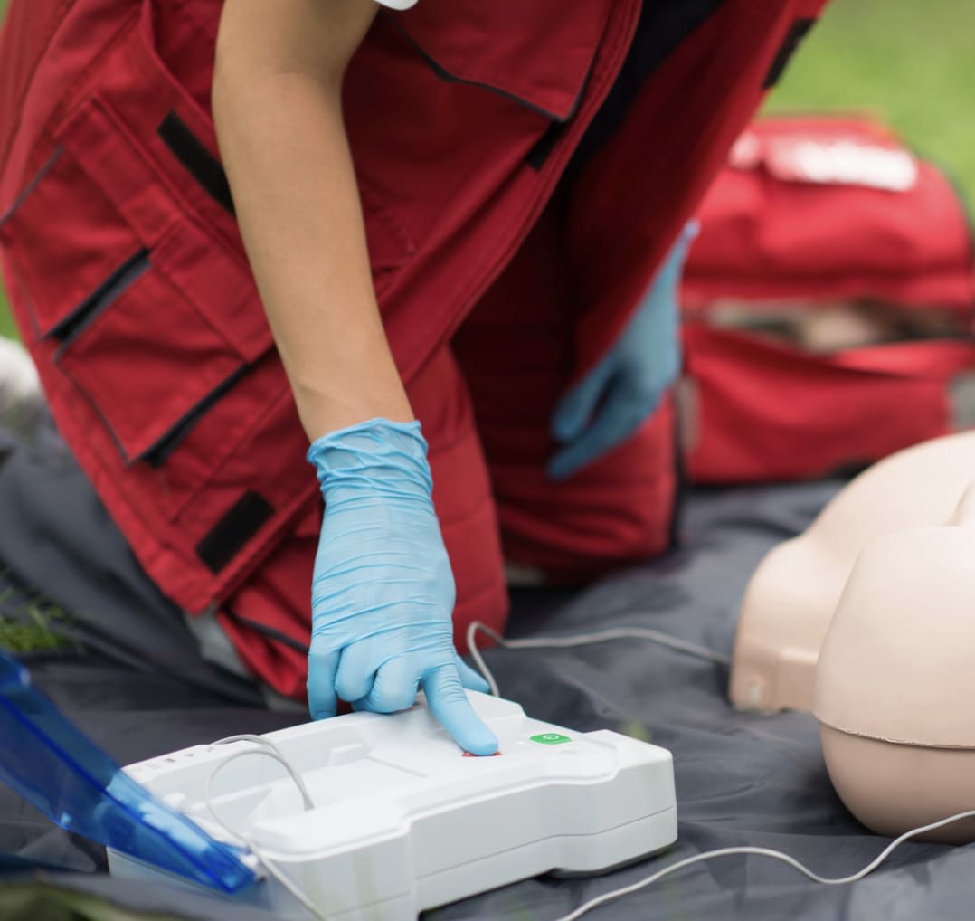 AED Training - Emergency Response Training - The Superior CPR First Aid ...