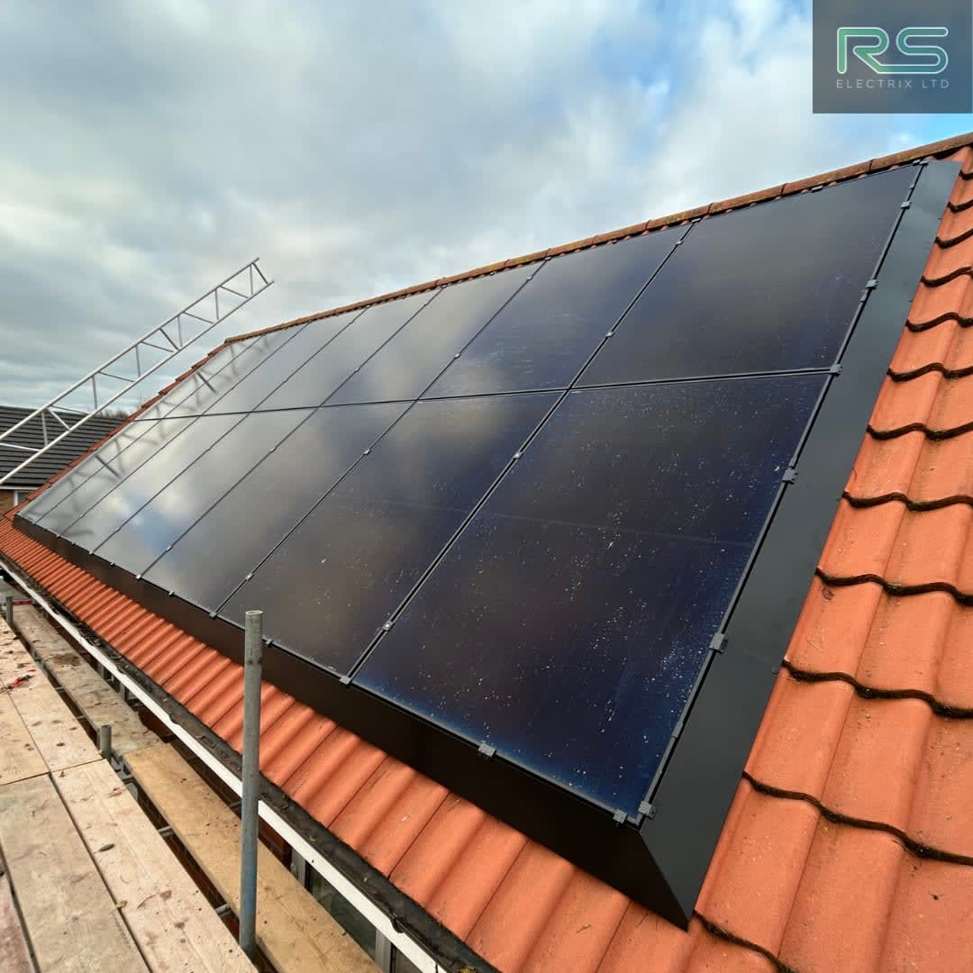 Solar and battery project by Renewable Specialists