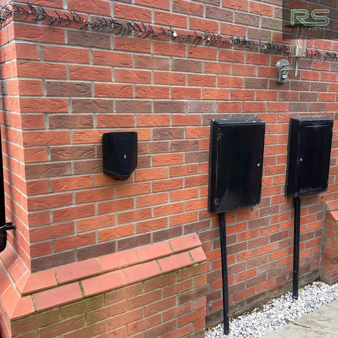 Electric vehicle charger installed by Renewable Specialists