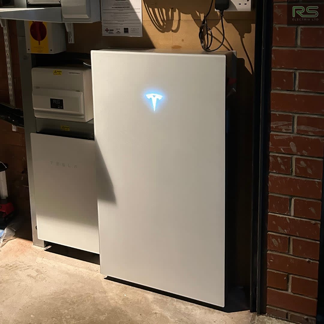 Battery storage system installed by Renewable Specialists