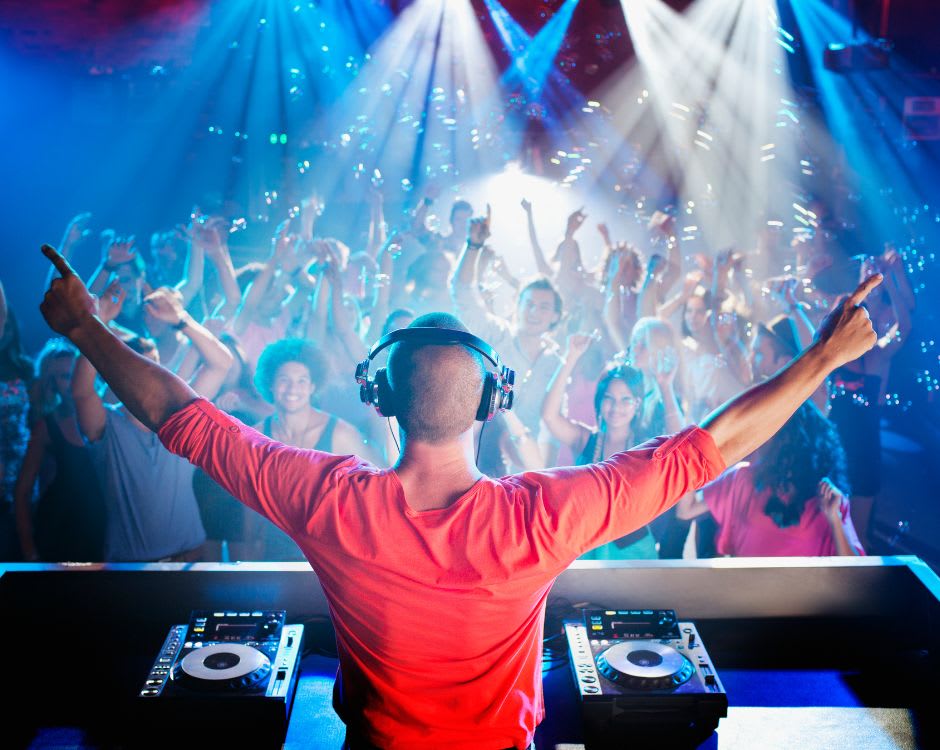 Why Hire a Pro Dj for Your Event? Discover 10 Reasons!