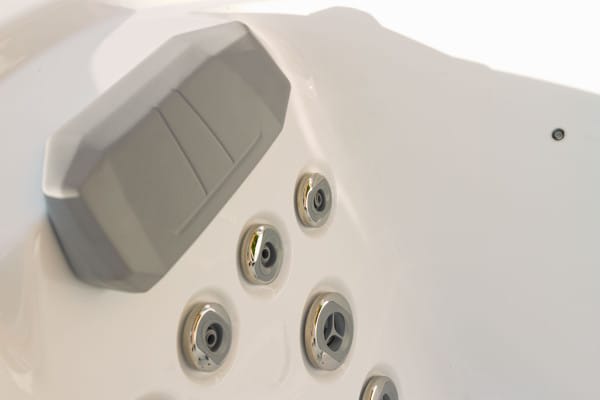 EQ570 Pro supporting photo