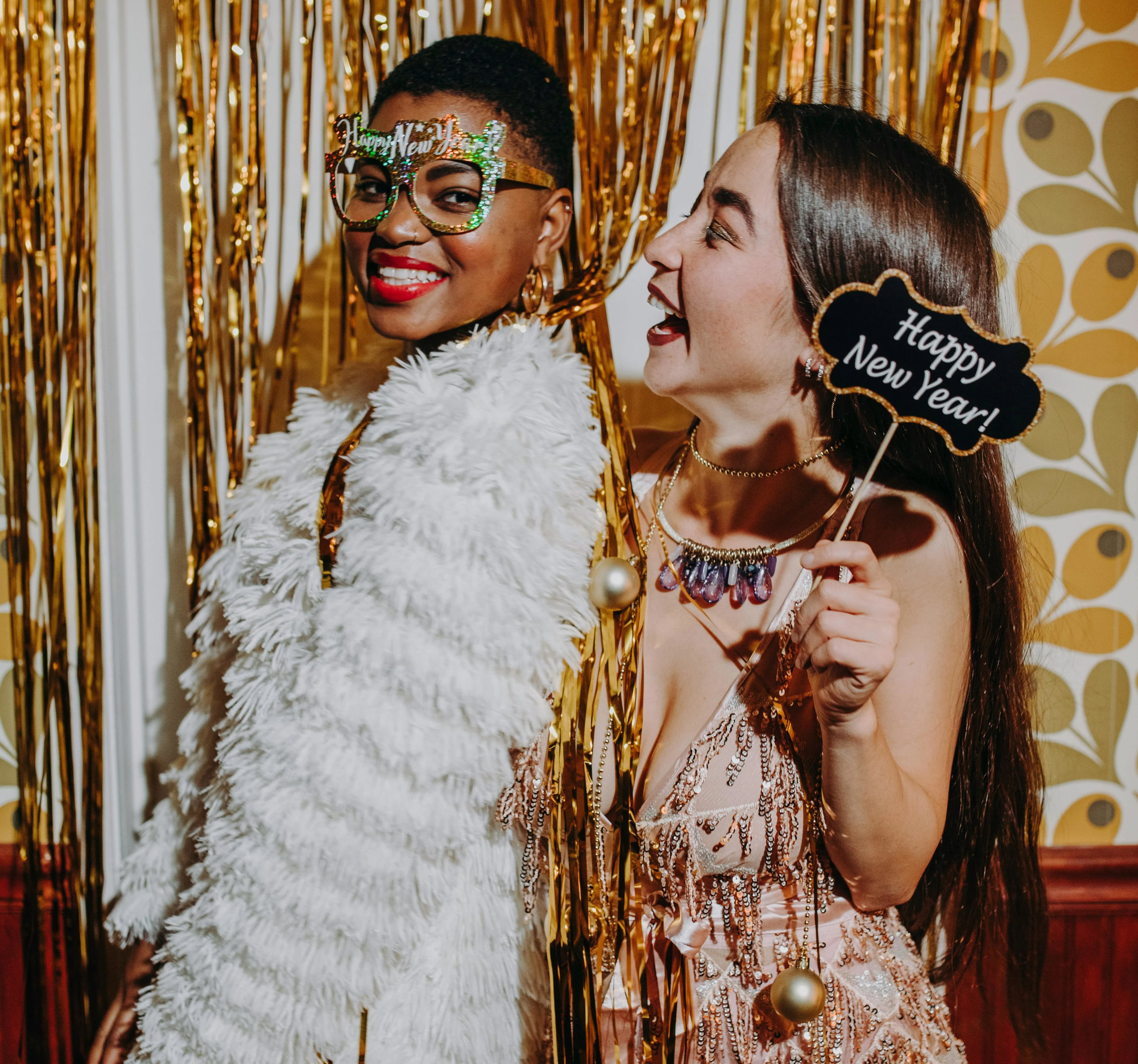 How to Jazz up Your Photo Booth with Creative Props?
