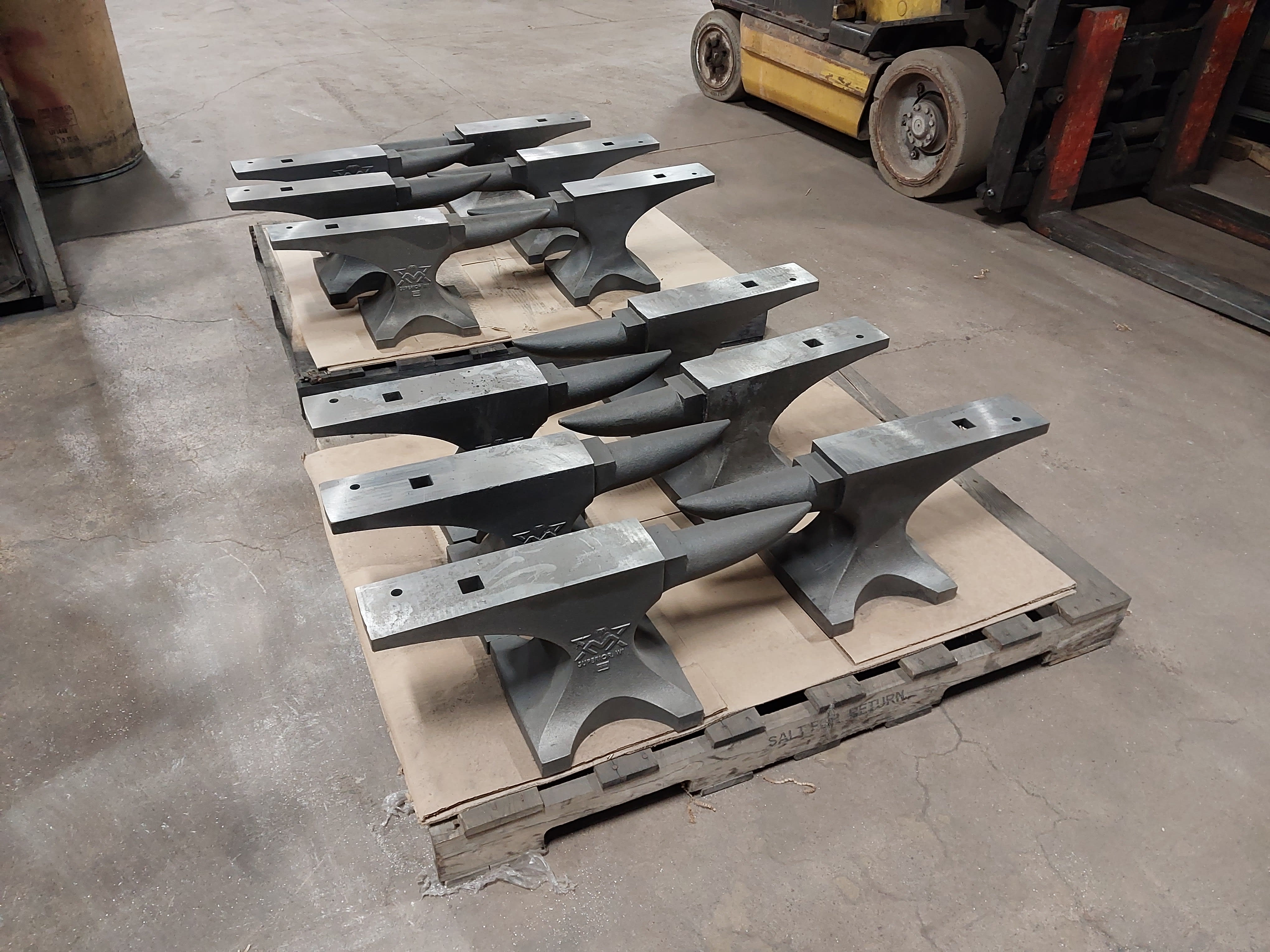 125lb Cast 52100 anvil - Anvils - Xcalibur MetalworkX - Knife