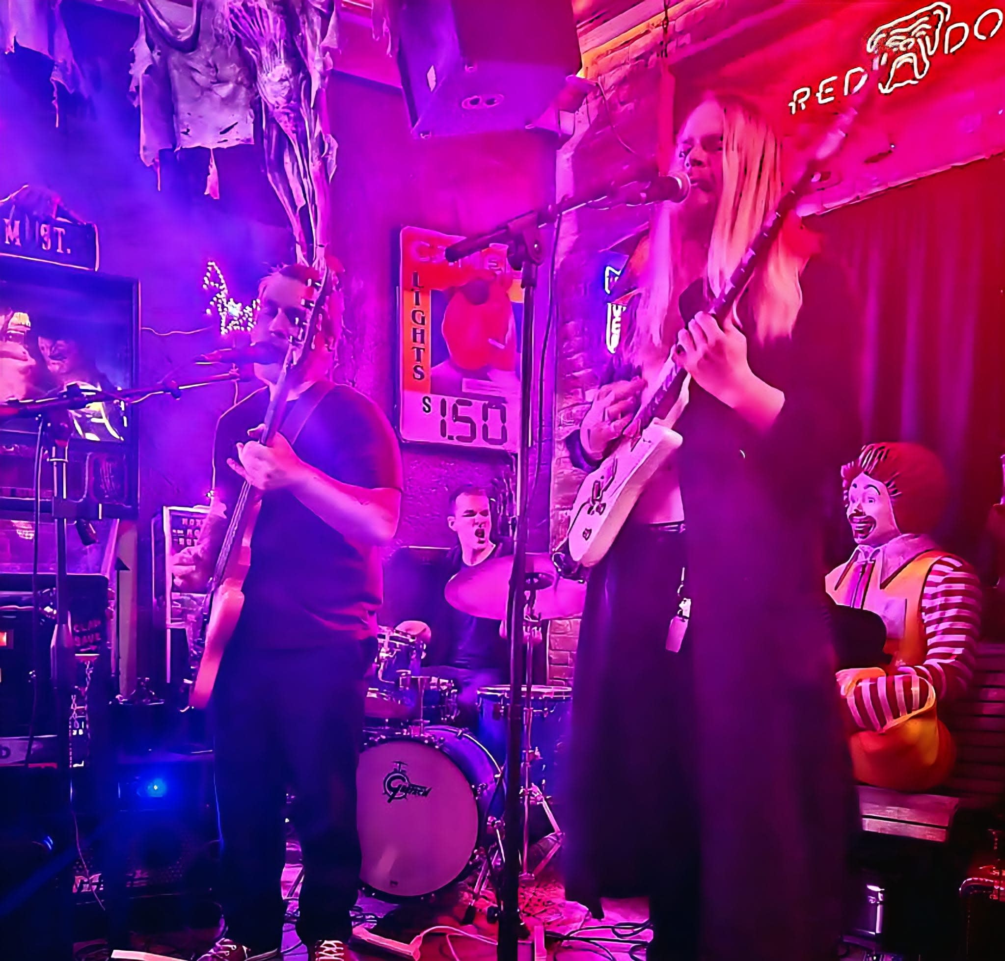 Car Girlfriend / Pond View / Western Reserve / Xur