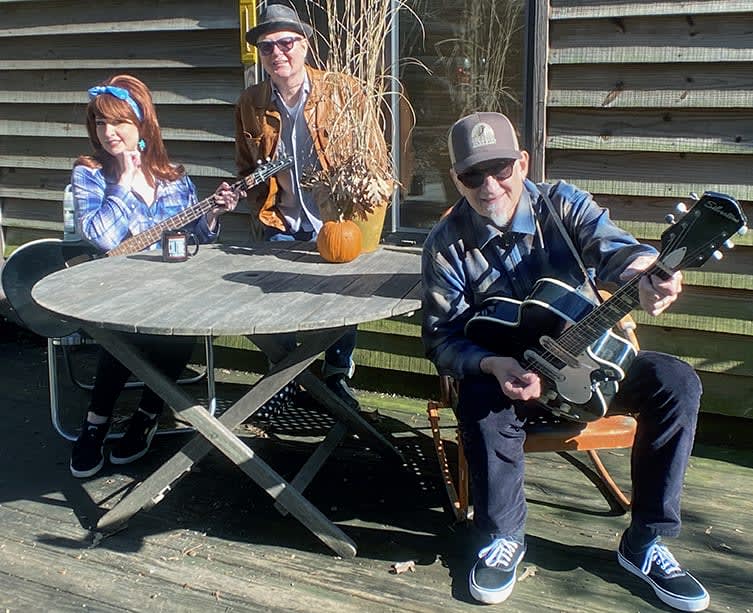 Southern Culture On The Skids / Poi Rogers