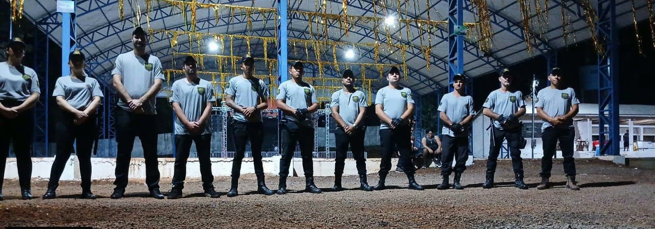 Equipe Blindados uniformizada em evento